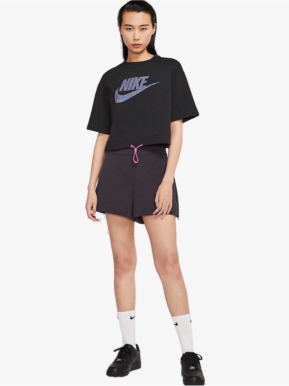 Nike women’s Sportswear Icon clash graphic Logo short sleeve cropped top